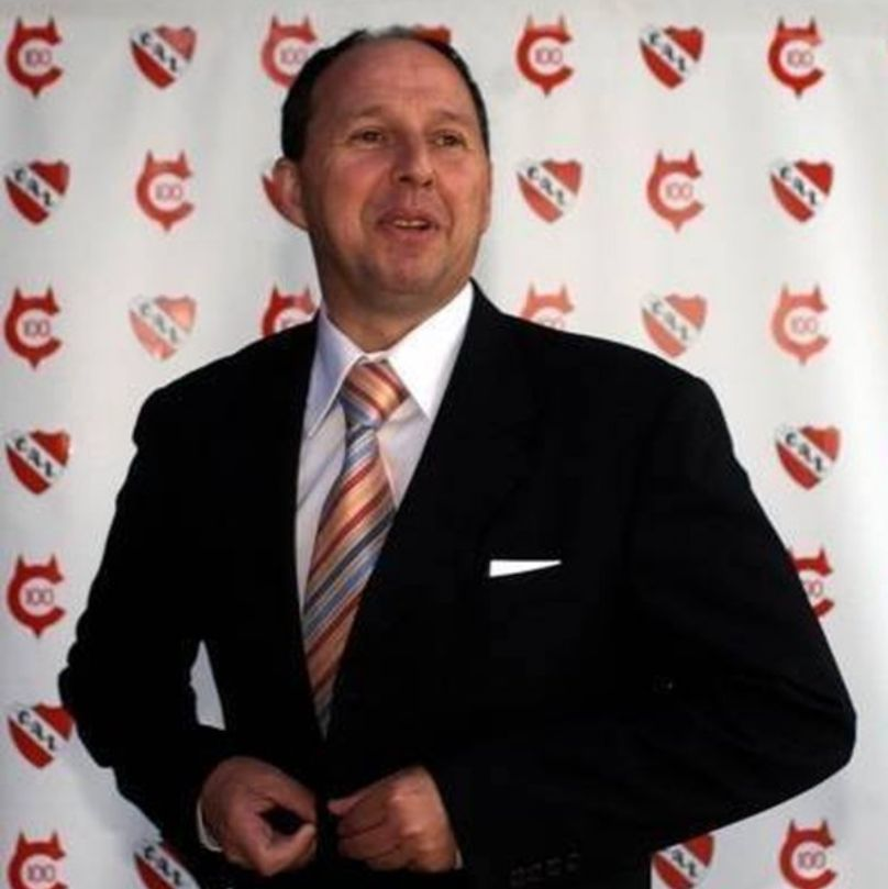juanlezka's tweet photo. Te hablo a vos cagón de cuarta que hablas de mí, dónde quieras y cuando quieras te saco la careta adelante de TODA tu audiencia

NO olvido a los TRAIDORES que hundieron al club en esta debacle interminable

VOS SOS UNO

La condena social será eterna para vos por el daño causado. https://t.co/KknbdCRYEf