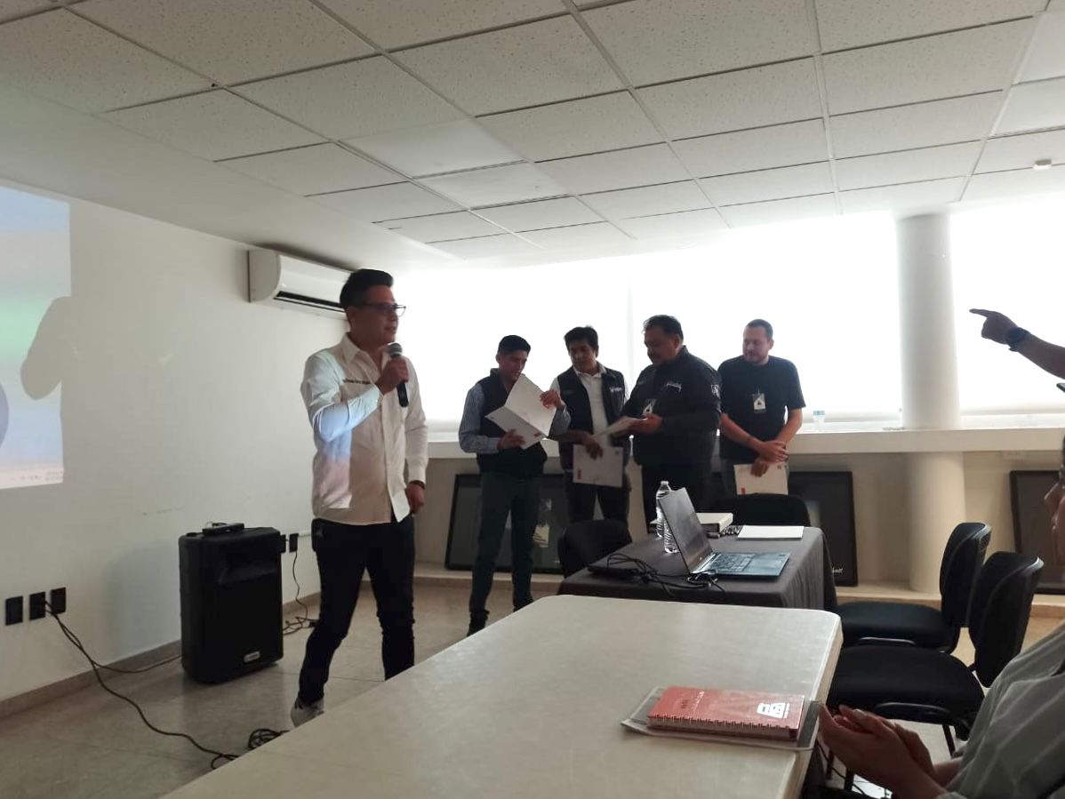 Colegio de Arquitectos de León tweet media