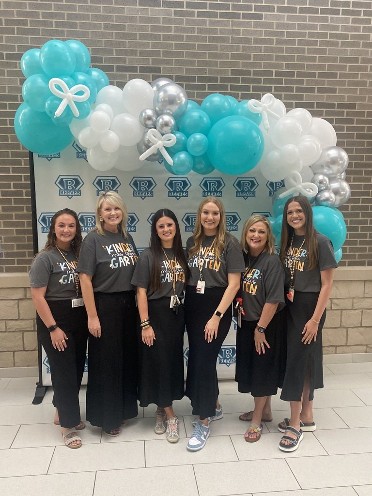 ReevesElem's tweet photo. We were so excited to meet our Kindergarteners at Reeves!  Welcome to the Reeves Family!  Our team is ready to make it the best year for your student.  #DreamTeam #ReevesAchieves https://t.co/BTAfD0M1Io