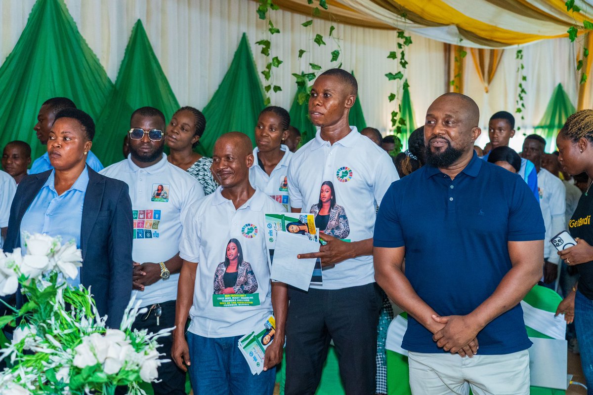 UzoamakaNwifuru's tweet photo. About 5000 youths in Ebonyi State have commenced state government sponsored free training for digital skills to guarantee selfreliance and reduce crime rate as well as youth restiveness .

#FON 
#Ebonyi https://t.co/0G1stwks3O