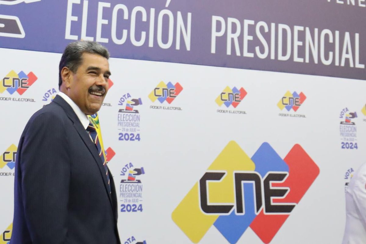 #GanóLaPazYLaEsperanza
Hoy #29Jul el CNE proclama Presidente de la República Bolivariana de Venezuela a <a href="/NicolasMaduro/">Nicolás Maduro</a> para el período 2025-2031 tras las elecciones.

<a href="/_LaAvanzadora/">Yelitze Santaella</a> 
@MPPEDUCACION 
<a href="/CDCEGuarico/">CDCE del Estado Guárico</a> 
<a href="/EliasEducacion1/">Elías Zurita</a> 
<a href="/Gob_Guarico/">Gobierno de Guárico</a> 
<a href="/josemvasquez/">José Vásquez</a>