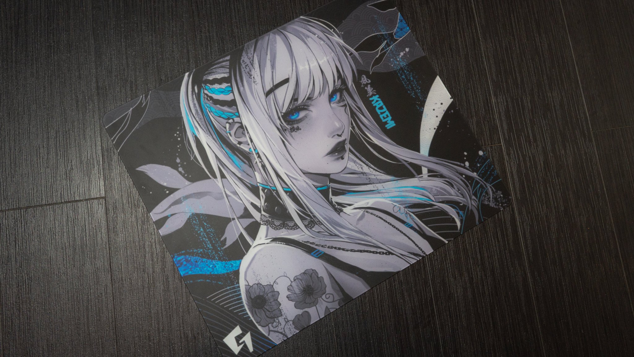 GLSSWRKS Kazemi Premium Glass Mousepad 490 x 420mm Gaming