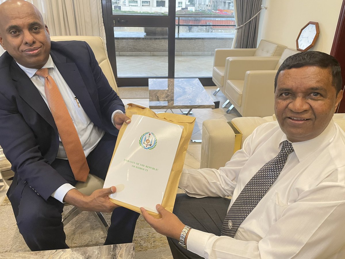 EybeAbdi's tweet photo. Official submission of the🇩🇯 candidature in the name of the Minister of F.A and Int Coop @ymahmoudali for the post of the Chairperson of the African Union Commission to my Mauritius colleague, Dean of our Region on the 05th/07and to the Legal Counsel of the AUC today 29 July 2024 https://t.co/stf3D294Wd