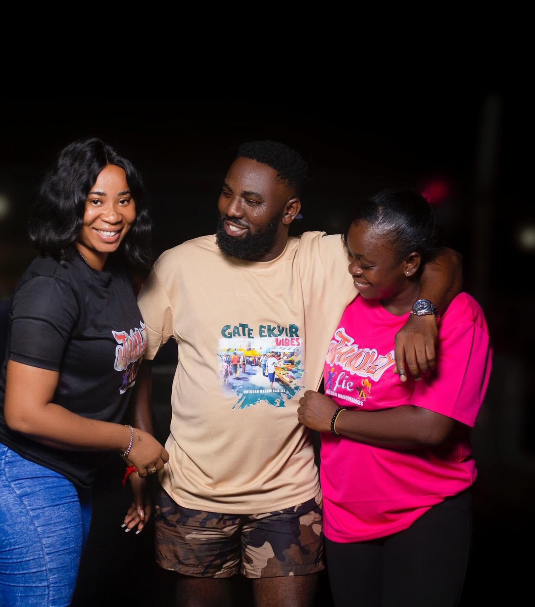 UnicornOndem's tweet photo. 🦄 | OnDem
#jawuleyfie💃🏽🔥🕺🏽
#gateekyirvibes🤕🫡
Ici C’est #Ondem
Grab your T-shirt (GHC 50) and join the #SuperDem Town Ride 🚕🔥
@KMJonAIR @cromwell_ama @1real_vee @KOJOTRIP @S3kyerewaa https://t.co/FCTCDrVfkZ