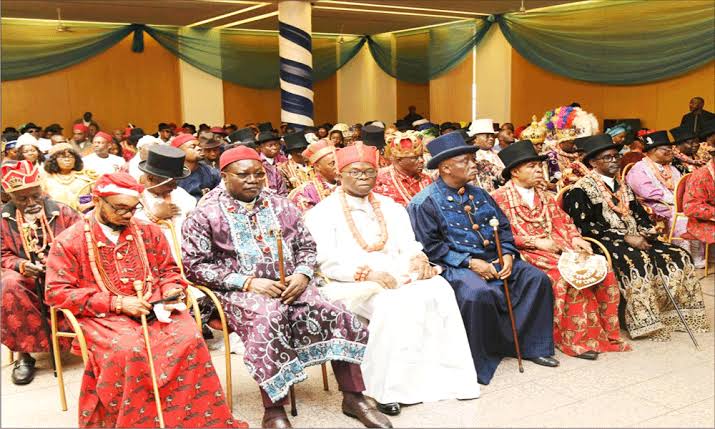 TodayFM951's tweet photo. 🎙️ #AreaTalk
 
Chieftaincy Tussles &amp; Community Development 

🤔 How can we stop this issue in our communities? 

Share your thoughts! 💬
 #CommunityDevelopment #ChieftaincyTussle https://t.co/gO2R08X5bE