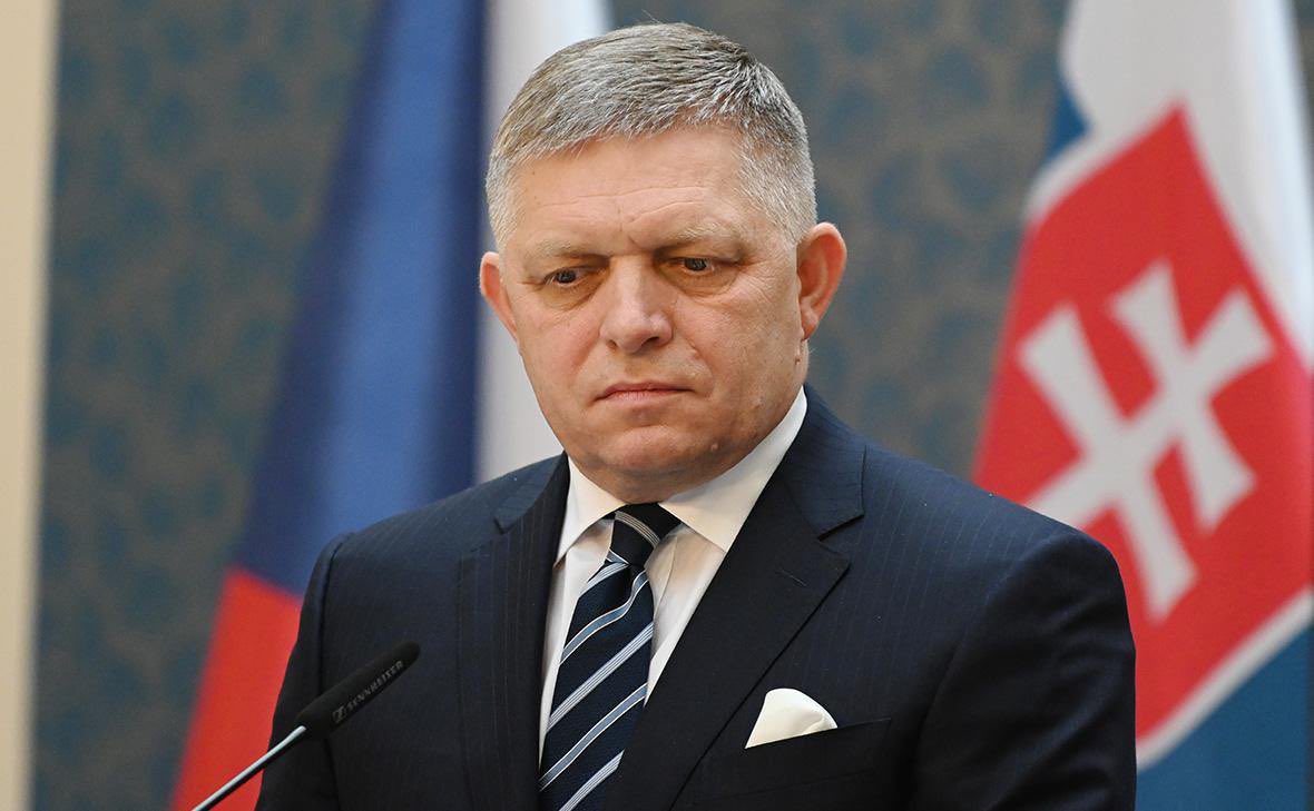 aborealis940's tweet photo. The #Slovak refinery Slovnaft will suspend diesel supplies to #Ukraine if it does not restore the transit of the #ruZZian oil. This was stated by Slovak Prime Minister Robert Ficorc.
No one gives a fuck! We will find it somewhere else! 🖕🏻 https://t.co/kkxbRoegar