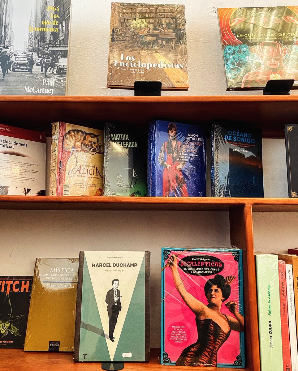 El_EcodelLibro's tweet image. Somos una librería ubicada en el centro de Coyoacán dedicada a ofrecerles libros de calidad a un precio mucho más accesible que las grandes cadenas de empresas-librerías. 
Manejamos libro nuevo y de uso enfocado en su mayoría, pero no exclusivamente, en temas de ciencias sociales