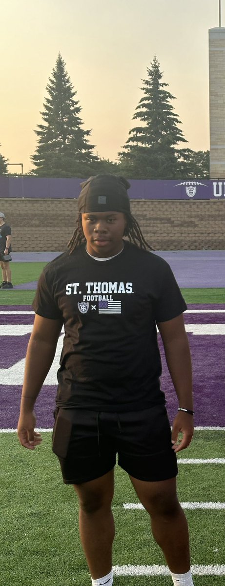 KaiyelD42861's tweet photo. I want to give special thanks to @Coach_Caruso for having me at the @UST_Football camp. This was a great experience for my future and understanding what needs to be done on a D1 level. @titcus @CoachMules @BHSRaiders @PrepRedzoneIL https://t.co/IsMdV4UfYt