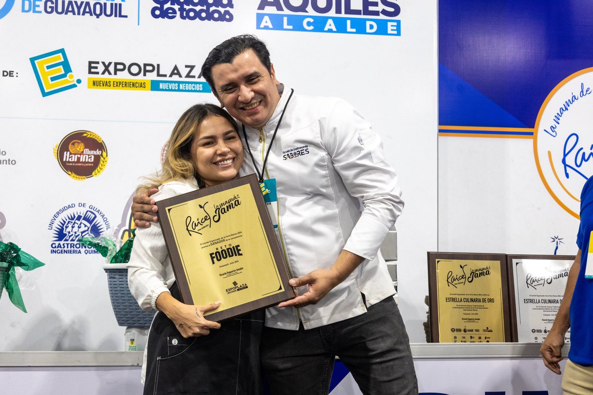 raicesec's tweet photo. Primera edición del RETO FOODIE ⭐️🔥

🥇 @GYGabrielaGomez 
🥈 Nelly León
🥉 @Brescianilucho 

¡Muchas felicidades! https://t.co/BueVdEhJab