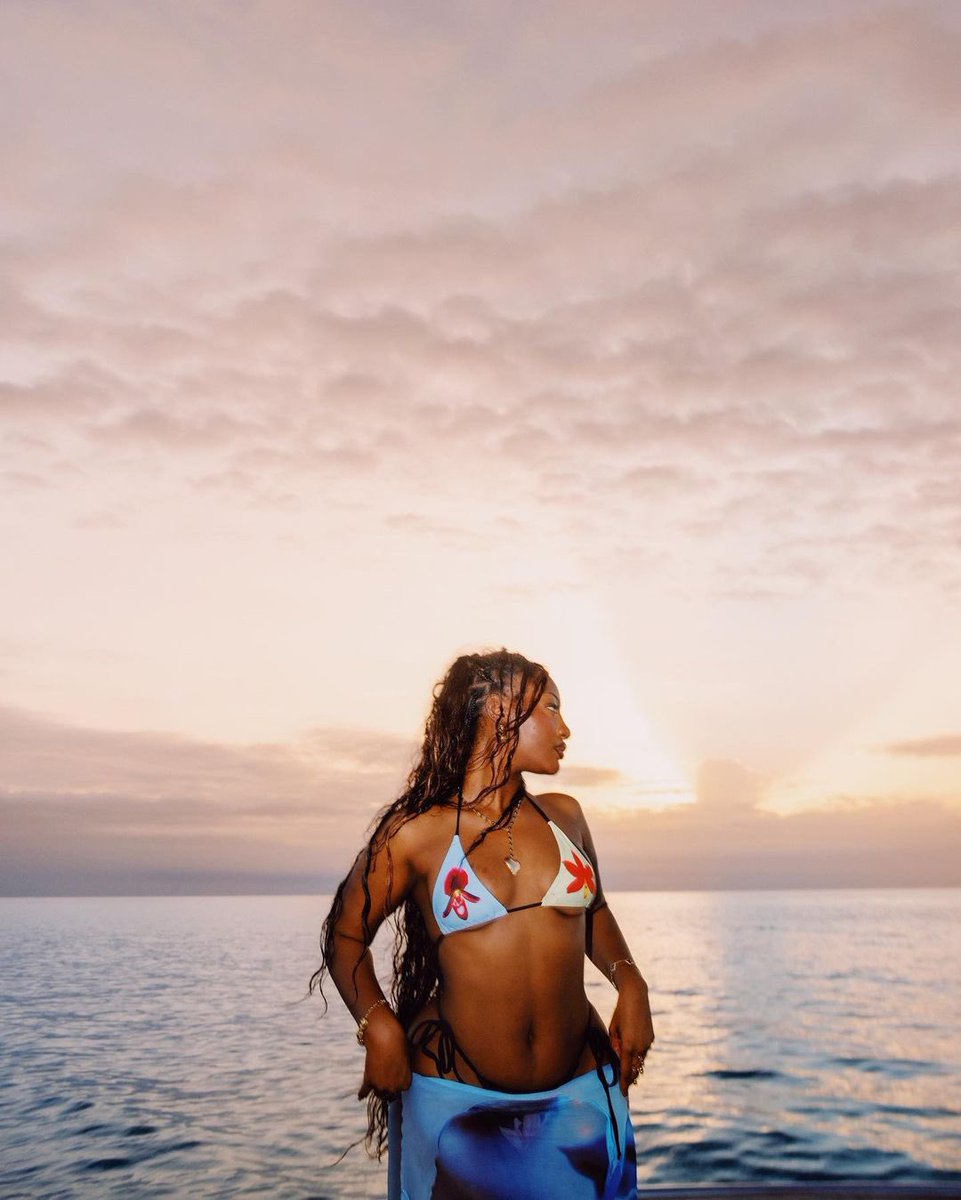 temsszn's tweet image. delicately dangerous 😮‍💨✨