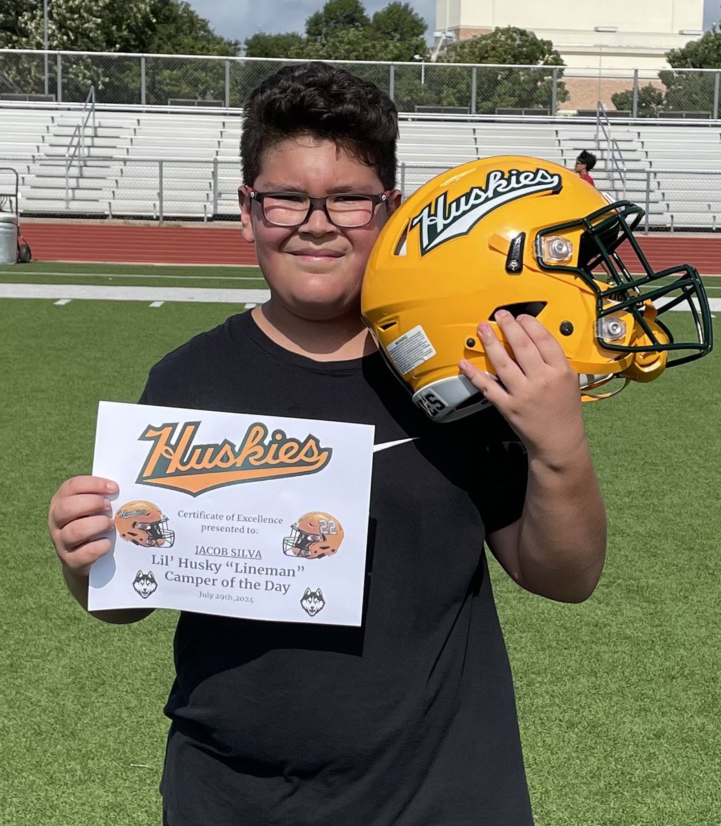 Holmes Huskies Football 🏈 tweet media