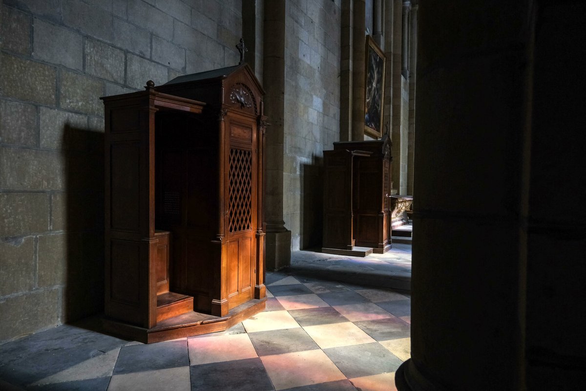 le_Parisien's tweet photo. Abus sexuels dans l’Église : deux victimes assignent la Communauté de l’Emmanuel en justice
➡️ https://t.co/5RFtZI4nfA https://t.co/ndLKdDKtfY
