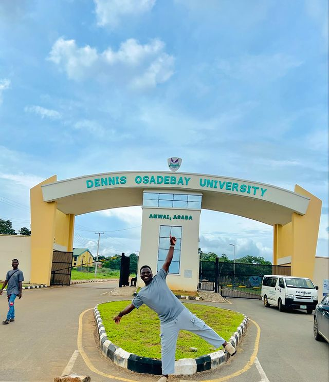 Manueldpoet's tweet photo. 26/36 (Delta State) 10 states to go!
#withGodallthingsarepossible
#project36in36
#proverbs3:6
#Saved2save
#manuelthetraveller https://t.co/Jp1faqPrmC