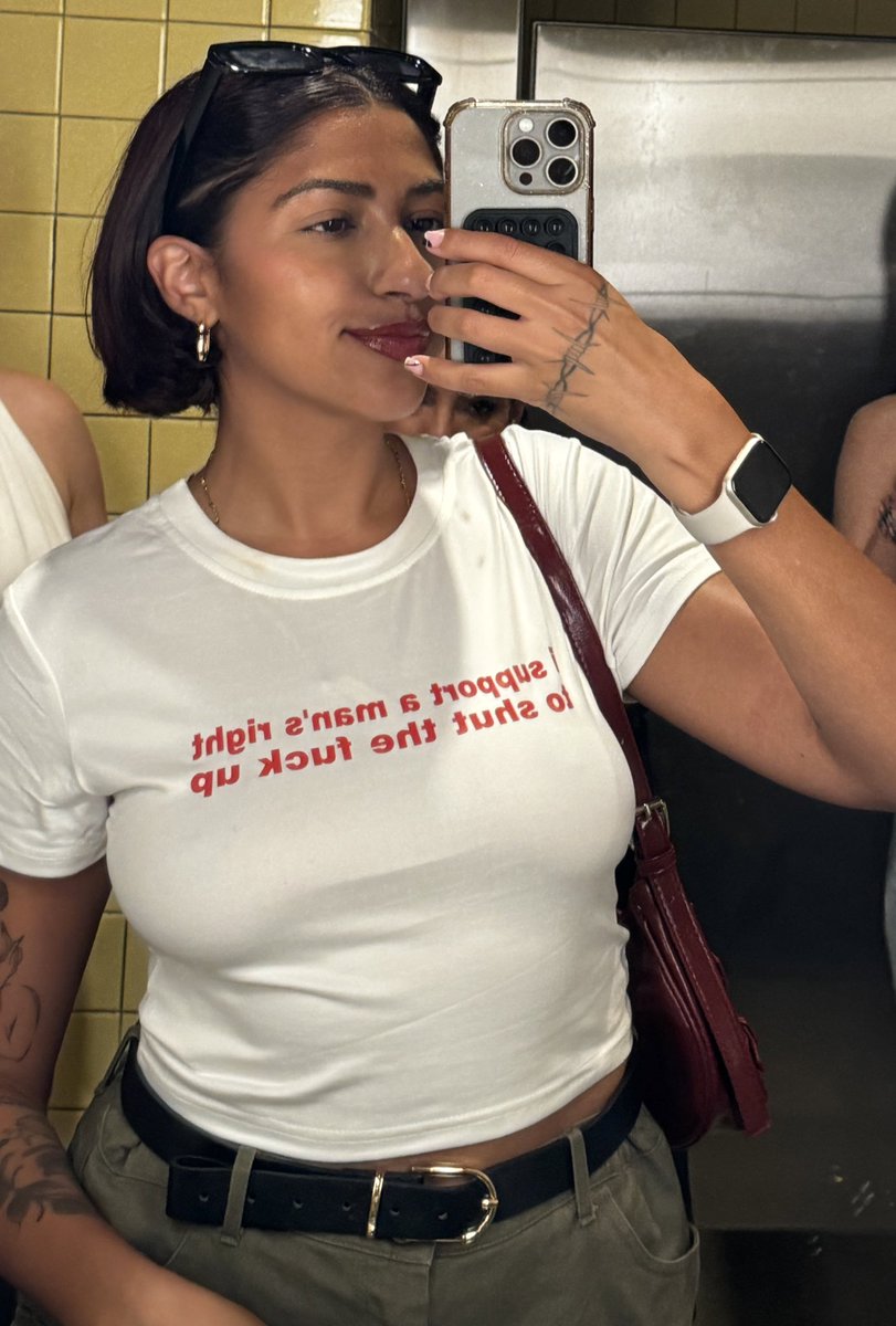 i support a man’s right to shut the fuck up 
🌹💥🍷🎈🍄