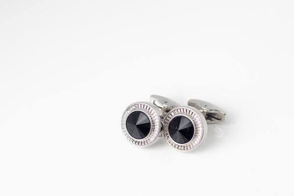 batemol's tweet photo. You can just imagine this Silver Cufflinks with Black Stones glittering and catching everyone's attention!  
Why don't you own a pair of this? 

Visit our website to purchase this minute!

.
#MenFashion #ProtestNow https://t.co/6sH20wirDF