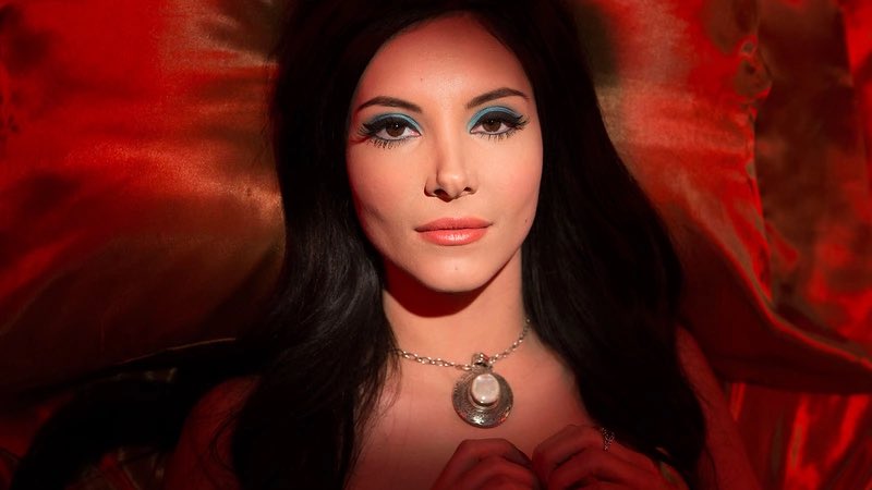 maaaaaaavi's tweet photo. The Love Witch - 2016

film written, edited, directed, produced, and scored by Anna Biller https://t.co/xXhhKVOMyV