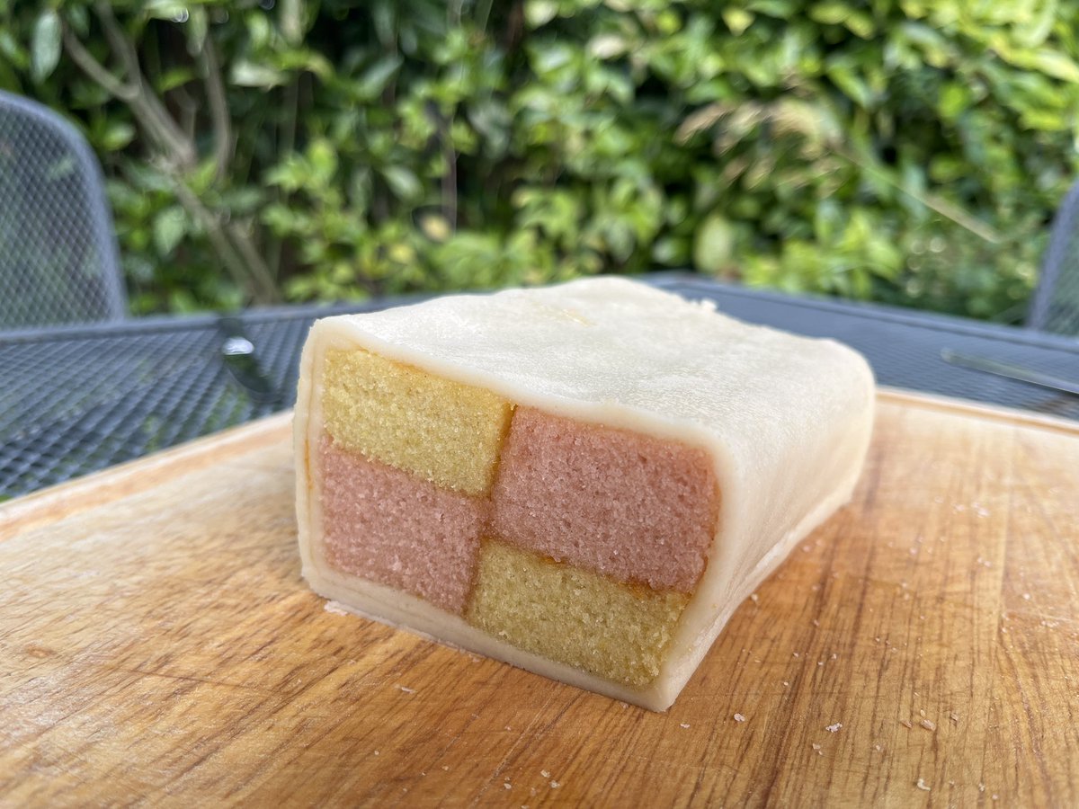 ElizAthertonSop's tweet photo. He’s only gone and done it! 😁
#BattenbergCake #HomeBaking #CookingWithTheKids https://t.co/eHpNKrIqn4