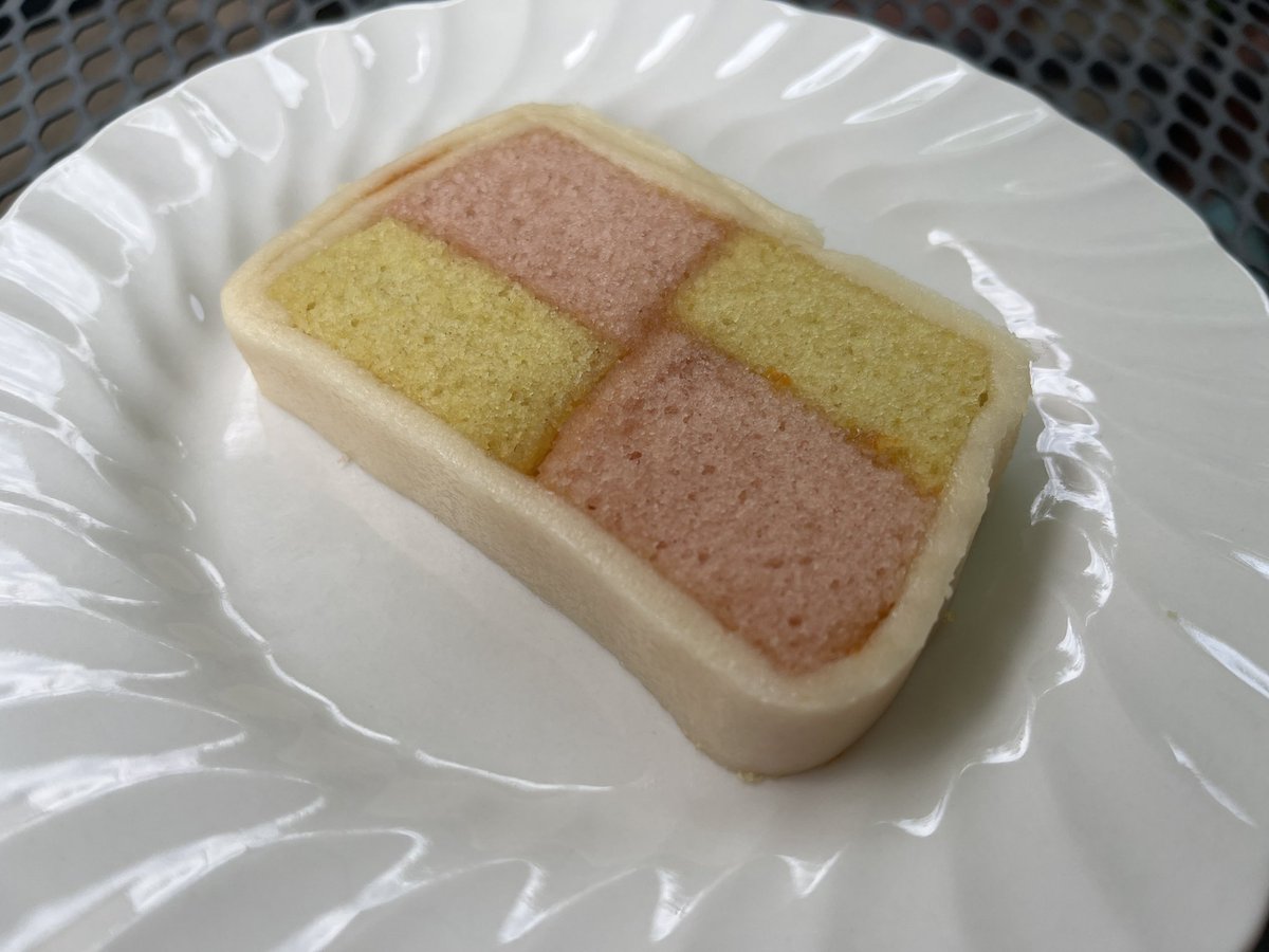 ElizAthertonSop's tweet photo. He’s only gone and done it! 😁
#BattenbergCake #HomeBaking #CookingWithTheKids https://t.co/eHpNKrIqn4