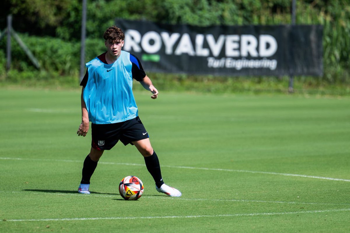 FC Barcelona - Masia (@fcbmasia) on Twitter photo 💪🏼 Los dos equipos juveniles ya trabajan en la Vall d'en Bas
⚽️ El Juvenil A dirigido por Juliano Belletti, y el Juvenil B, entrenado per Pol Planas inician el stage de pretemporada que durará una semana en las instalaciones del <a href="/Royalverd_tc/">Royalverd Training Center</a> 👇🏼
fcbarcelona.es/es/futbol/juve… 💪🏼 Los dos equipos juveniles ya trabajan en la Vall d'en Bas
⚽️ El Juvenil A dirigido por Juliano Belletti, y el Juvenil B, entrenado per Pol Planas inician el stage de pretemporada que durará una semana en las instalaciones del <a href="/Royalverd_tc/">Royalverd Training Center</a> 👇🏼
fcbarcelona.es/es/futbol/juve…