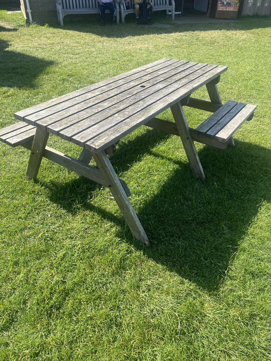 missdarby_'s tweet photo. Love this @EnglishHeritage 👏👏  inclusivity and equity at its finest. Majority of the benches at Scarborough castle were like this meaning wheelchair users can actually sit at the table and not end up shoved at the end. Love love love! https://t.co/Gby5t5J4fs