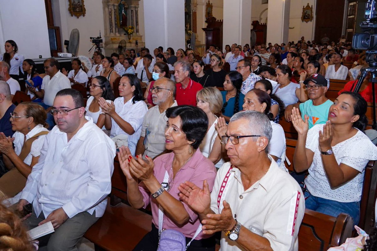 VInUnimagdalena's tweet photo. 🎻 La Orquesta Sinfónica de la Universidad del Magdalena ofreció un concierto inolvidable en honor a los 499 años de Santa Marta. Fue una momento mágico, lleno de música y emoción, celebrando la historia y la cultura de nuestra amada ciudad. https://t.co/j7ppWe9pWU