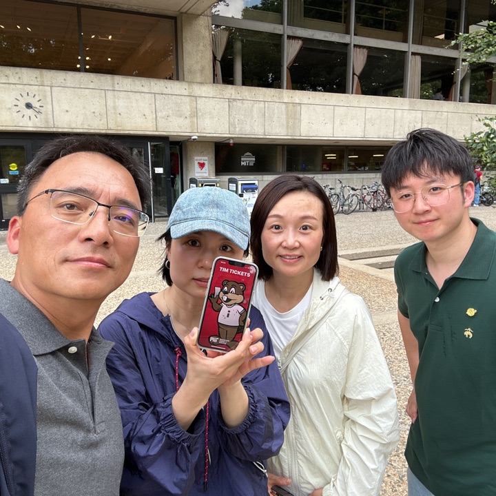 MITSloanGP's tweet photo. Another memorable Beaver Trail campus scavenger hunt in the books, this time by Fudan University certificate students!

Here are just a few of the shots captured along the way. 📸

#GlobalPrograms #MITSloan #MITCampus https://t.co/EUZIQnxAGM
