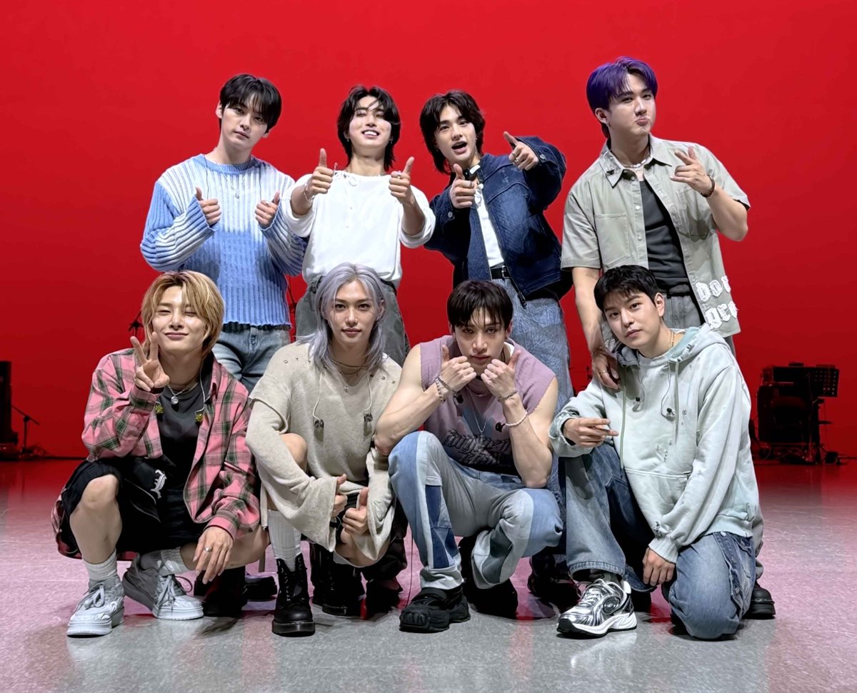 🇺🇸 <a href="/Stray_Kids/">Stray Kids</a>' "Chk Chk Boom" is now the highest peak on the Billboard Hot 100 by a JYPE group, surpassing “Nobody” by the Wonder Girls.

#49 Chk Chk Boom 🆕🥠
#76 Nobody
#83 The Feels
#84 MOONLIGHT SUNRISE
#90 LALALALA 🎸
          LMB

#StrayKids #스트레이키즈