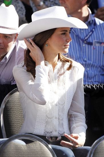 Wild Wild Windsor
♔HRH  #frockingFabulous #ghd #FutureQueen 🏴󠁧󠁢󠁷󠁬󠁳󠁿 #CatherinePrincessOfWales #GetWellSoon #PrincessofWales #PrincessCatherine #muse #RoyalFamily #KateTheGreat #TeamWales #iconic #IStandWithCatherine #tcb #13YearsofWillandKate