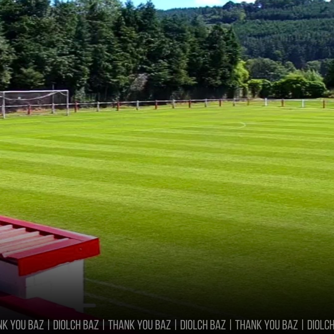 BreconCorriesFC's tweet photo. The Rich Field is looking spectacular in the evening sunshine 😍

This wouldn’t be possible without the hard-work and dedication from Club Groundsman, Barry Jones, who is kindly sponsored by A J Tree Solutions.

𝐃𝐈𝐎𝐋𝐂𝐇 𝐁𝐀𝐙 🙏 https://t.co/9dzQxGbCyq