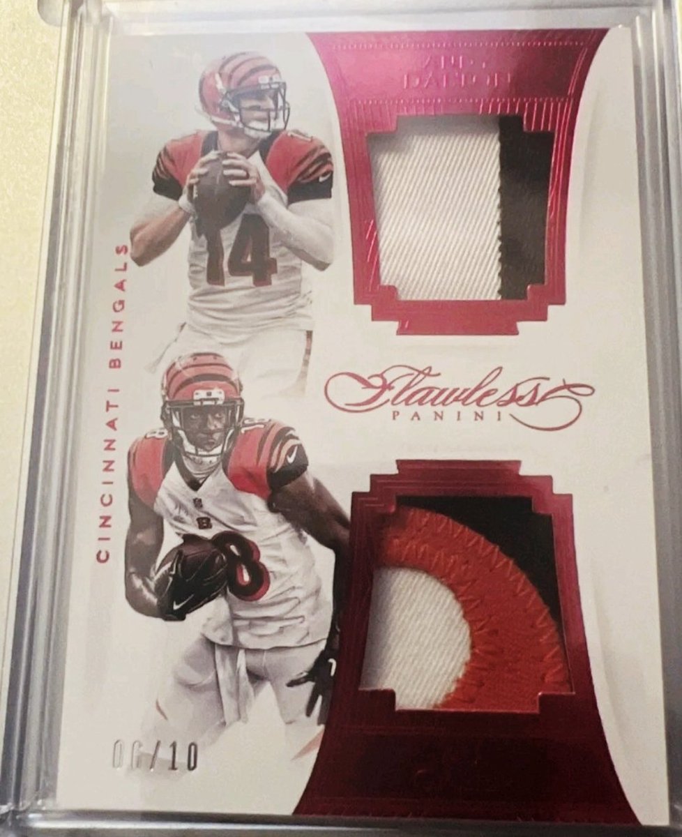 juanrazgz's tweet image. 🐯Card continuista a la que ha mostrado mi compañero, un par de patches de Andy Dalton y AJ Green de Panini Flawless🔝. Gran pareja Bengali🐯Who Dey!!!💪 #bengals #asocards