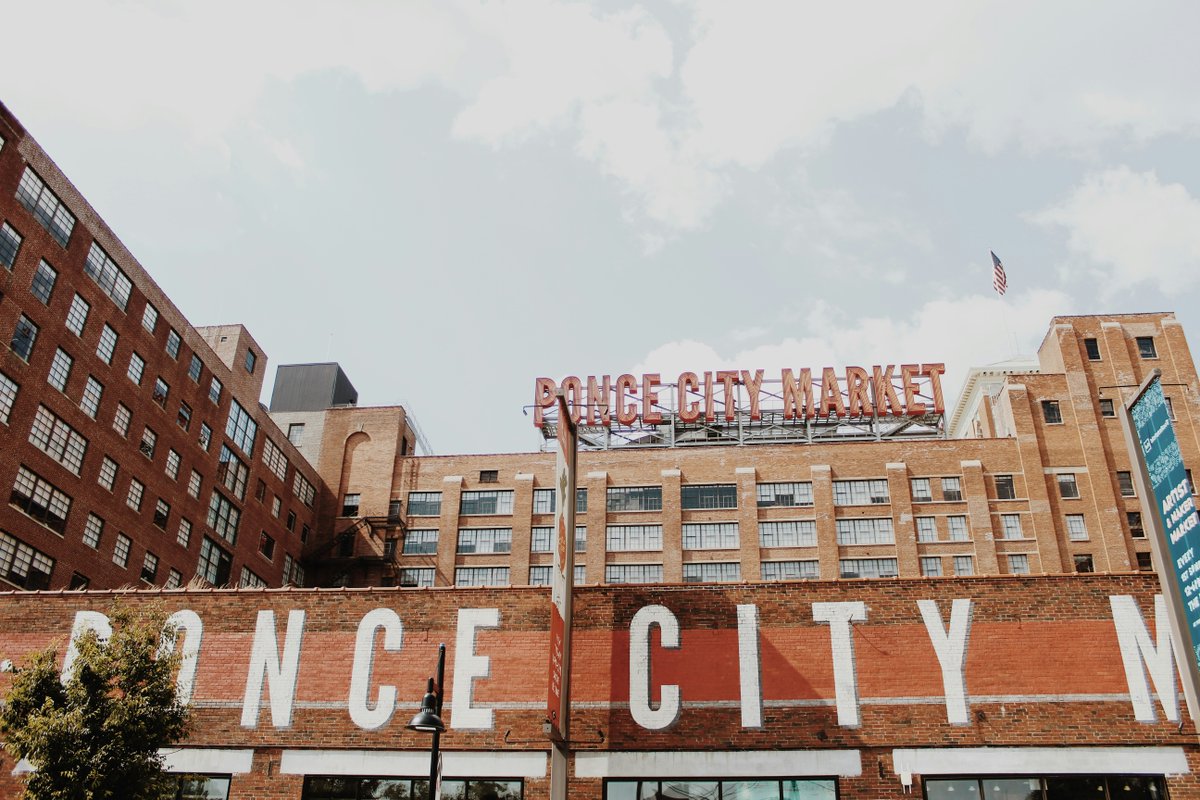 Hub404_Atlanta's tweet photo. Summer is a popular time for tourists in Atlanta and it is the perfect time to explore and see all it has to offer!🔍 🌇 

Check out the 2024 Atlanta Visitor Guide to find the best food and attractions that the south has to offer! View it here: https://t.co/eUVWFRkyGi https://t.co/nsLjwN7eps