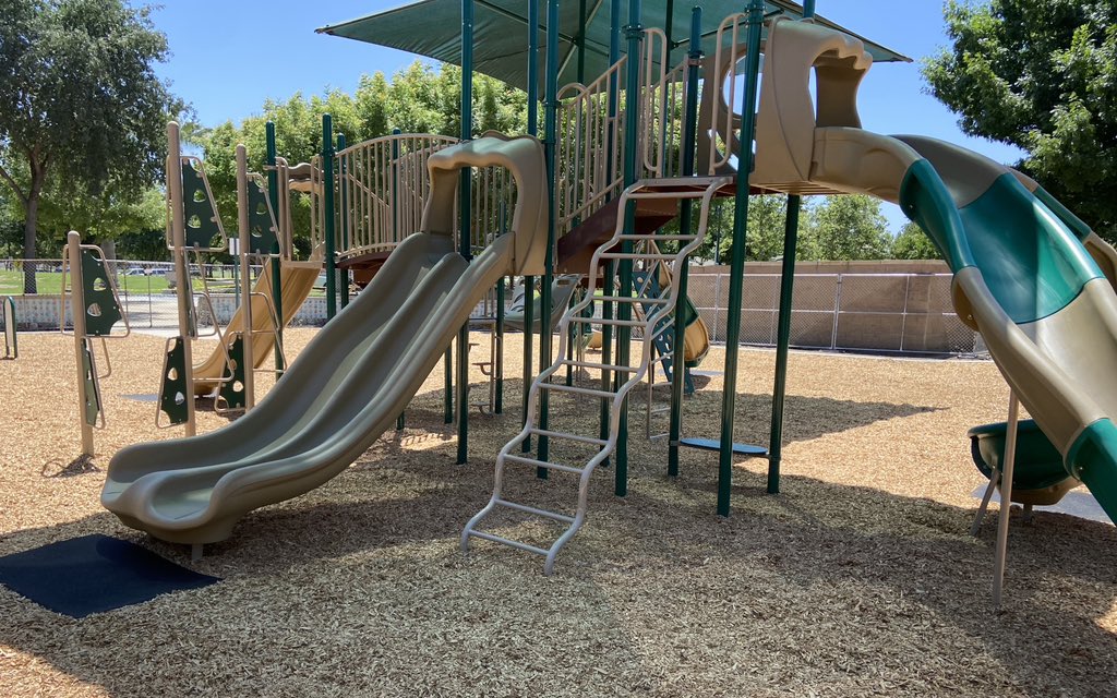 NorCalRec's tweet image. 🚨 Exciting news from Riverway Sports Park in Visalia, CA! 🚨

We’ve upgraded the old play structures with brand-new equipment and a shade structure! Come check out the revamped park and enjoy some fun in the sun! 🌞🛝

#NorthernCaliforniaRecreation #RiverwaySportsPark