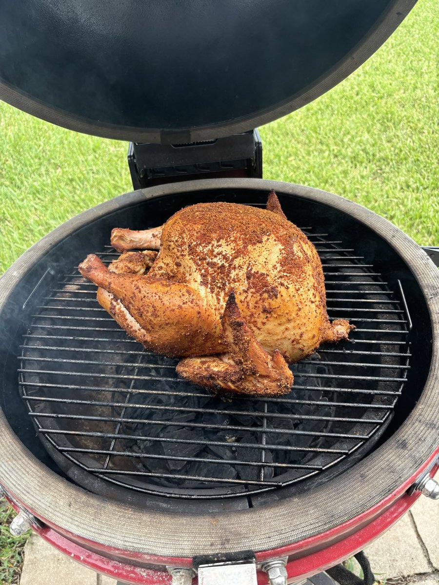 ⁦<a href="/mccormickspices/">McCormick Spices</a>⁩ the turkey is on the smoker and with your #mesquitesrub and #barbecuerub  this is going to be one great dinner despite the rain here. #mccormickspices #bbq #smoketurkey on my ⁦<a href="/LouisianaGrills/">Louisiana Grills</a>⁩ I’m hungry already!