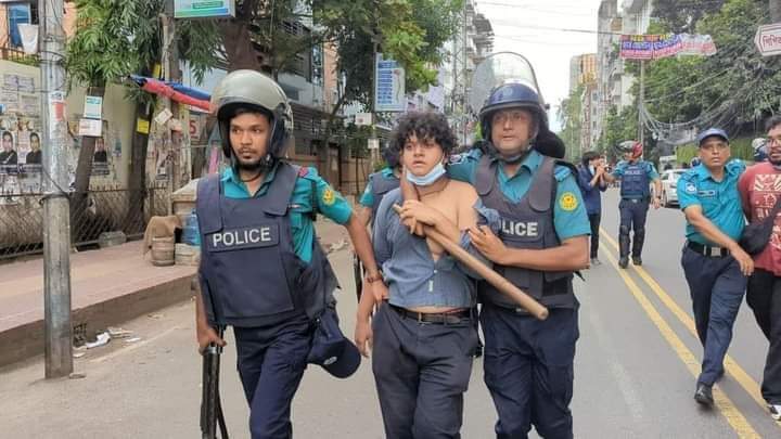 mst_siddika's tweet photo. @saeed_ahmed_02 #StepDownHasina #SaveBangladeshiStudents https://t.co/wTbCtEYvFz