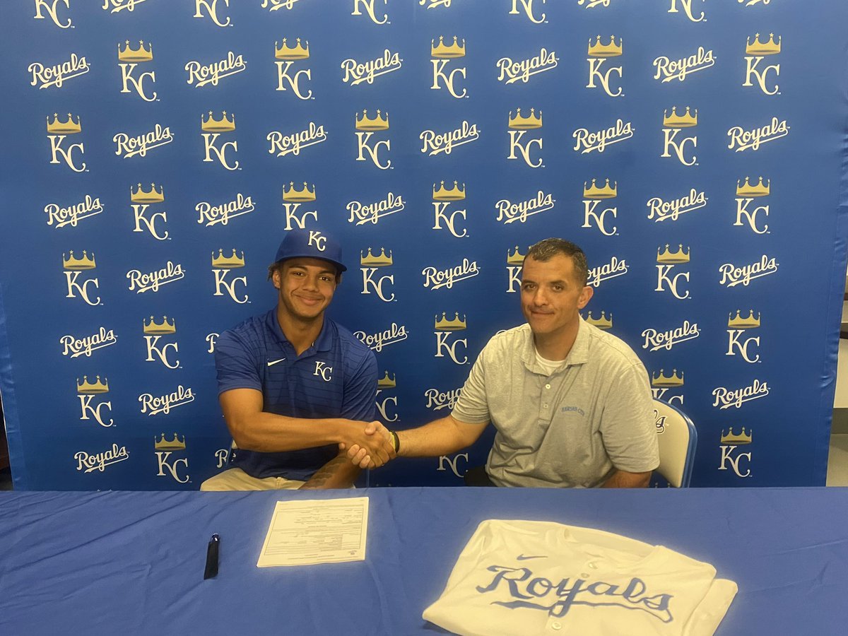 Congrats to the Captain, Corey Cousin, on signing his professional contract with the Kansas City Royals! One of the most electric players to ever play for the organization, certified baller. We’ll be following every step of the way C5, go be great.

<a href="/corey_cousin/">Corey Cousin</a> <a href="/budluv26/">Big Buddy</a>