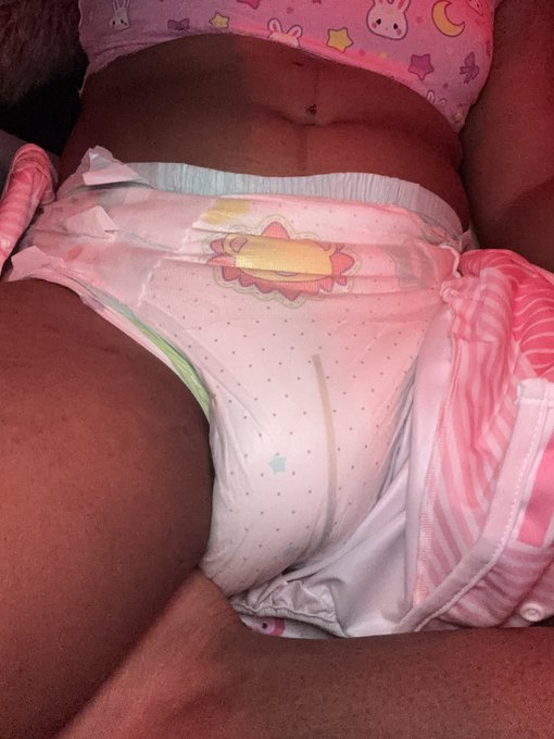 i got so many new bras! i wanna take pics in all of em!! diapered of course hehe https://t.co/FkG9r9<a href="/tag/littlespace"class="tags"><span>#littlespace</span></a><a href="/tag/daddiesgirl"class="tags"><span>#daddiesgirl</span></a><a href="/tag/bigdiaperfriday"class="tags"><span>#bigdiaperfriday</span></a>