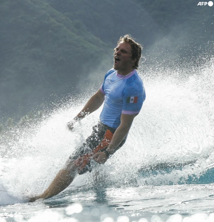InvictosSomos's tweet photo. Nos emocionaste. Nos cautivaste. Y pusiste a todo el país a ver el surf en unos Juegos Olímpicos. Gracias por representar a México en el nivel más alto, Alan. Estamos seguros que tu ejemplo será fuente de inspiración para las nuevas generaciones. De Boca de Pascuales, Colima, para el mundo. ORGULLO MEXICANO.