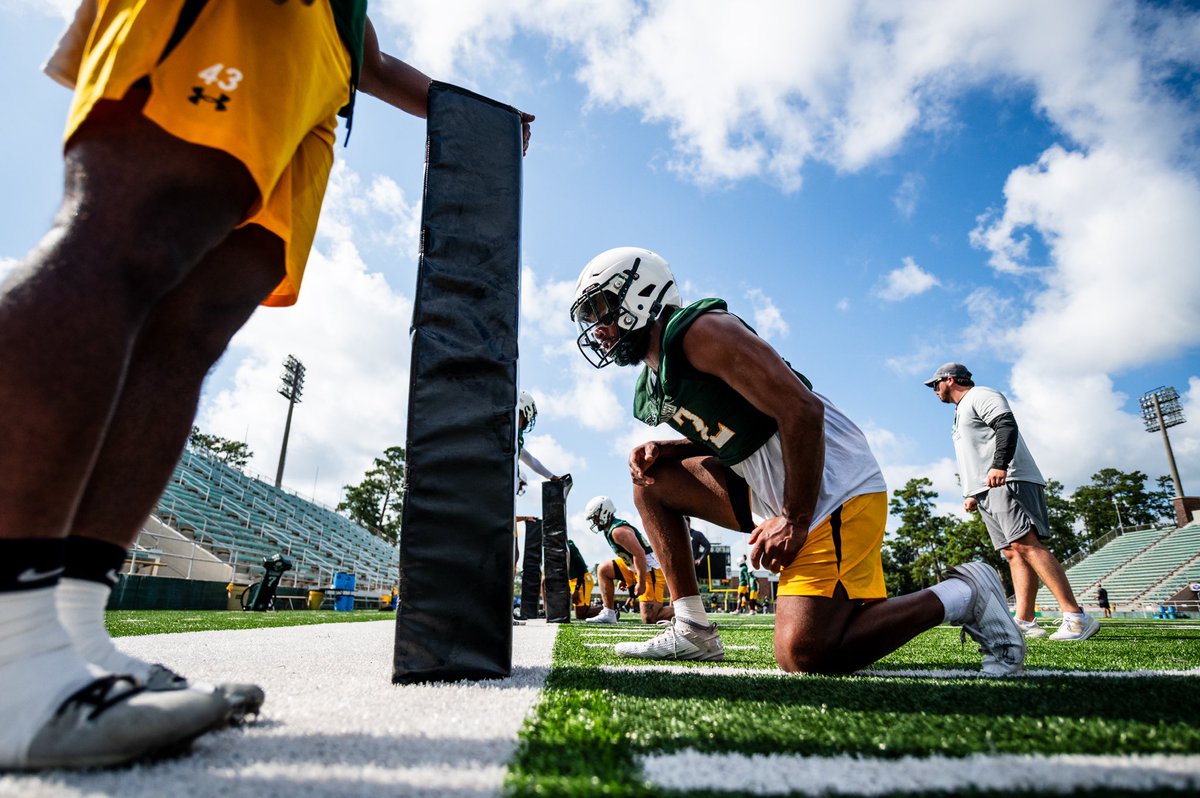 LionUpFootball's tweet photo. Welcome To Camp!

#DoMore | #LionUp https://t.co/9nhg8le1YG