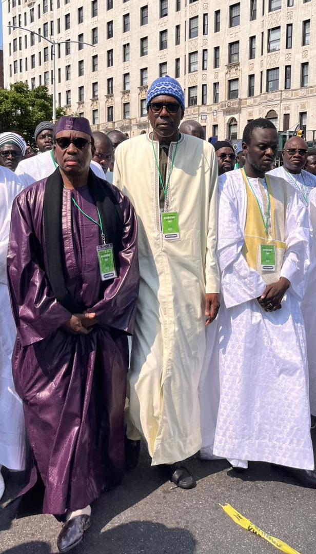 KiliFeuu's tweet photo. 📌Le Chef de Cabinet du PM, Djibril GUEYE NDIAYE et l’honorable député, Cheikh Thioro Mbacké ont représenté les autorités sénégalaises à la journée #BambaDay au USA. #MID https://t.co/rrNU8R5tuI