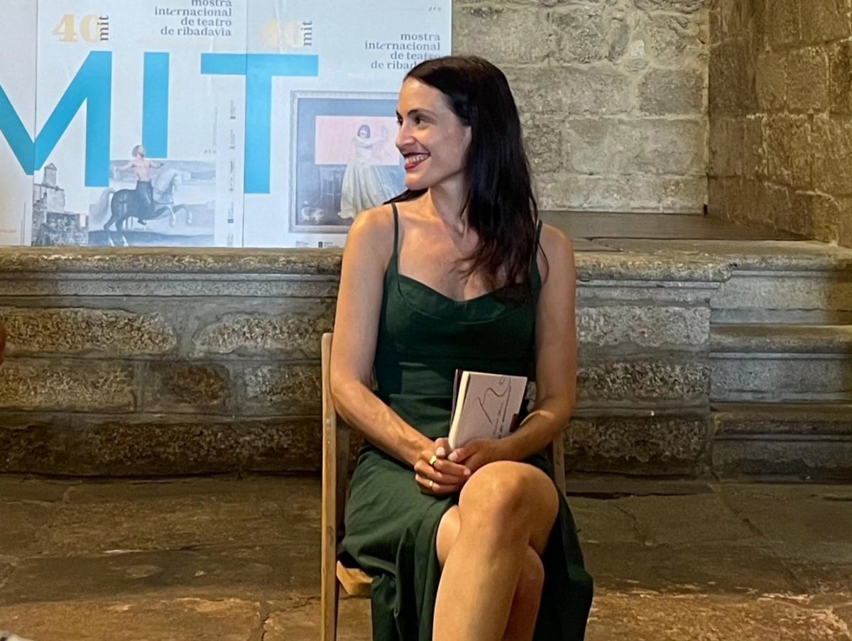 nerea_brey's tweet photo. O sábado presentouse "Manual de Patronaxe" na Mostra Internacional de Teatro de Ribadavia. 
Grazas a Difusora polo coidado co que fixeron a edición; á @MITRibadavia por incentivar a creación dramática en lingua galega co Premio Abrente; e a @PascualRoberto por todo o apoio. https://t.co/viZ29Mc8UV