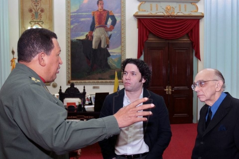 cabinthrees's tweet image. 29. GUSTAVO DUDAMEL - ACTUAL DIRECTOR DE LA ORQUESTA FILARMÓNICA DE LOS ÁNGELES, CONTRATADO POR DISNEY!!!!