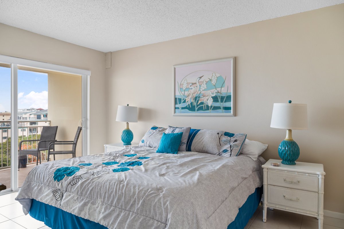 sunhostFL's tweet image. Madeira Norte #513 is a 2 Bedroom 1.5 Bathroom Beach Front Unit located right across the street from Johns Pass🌇🏖️📸
Read more about our endless amenities and sunshine at
➡️ SunHostResorts.com