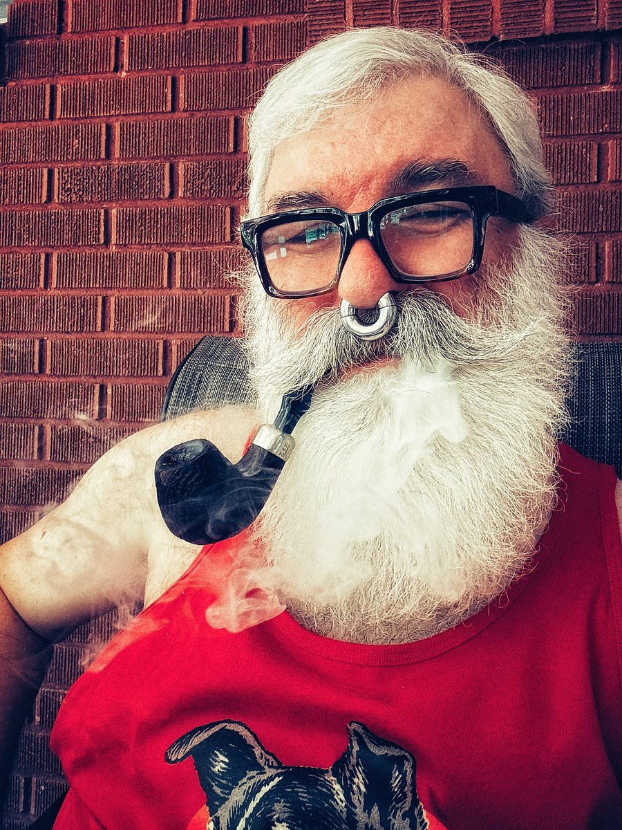 animbear's tweet image. I’m avoiding washing windows. I hate washing windows. Hugs!