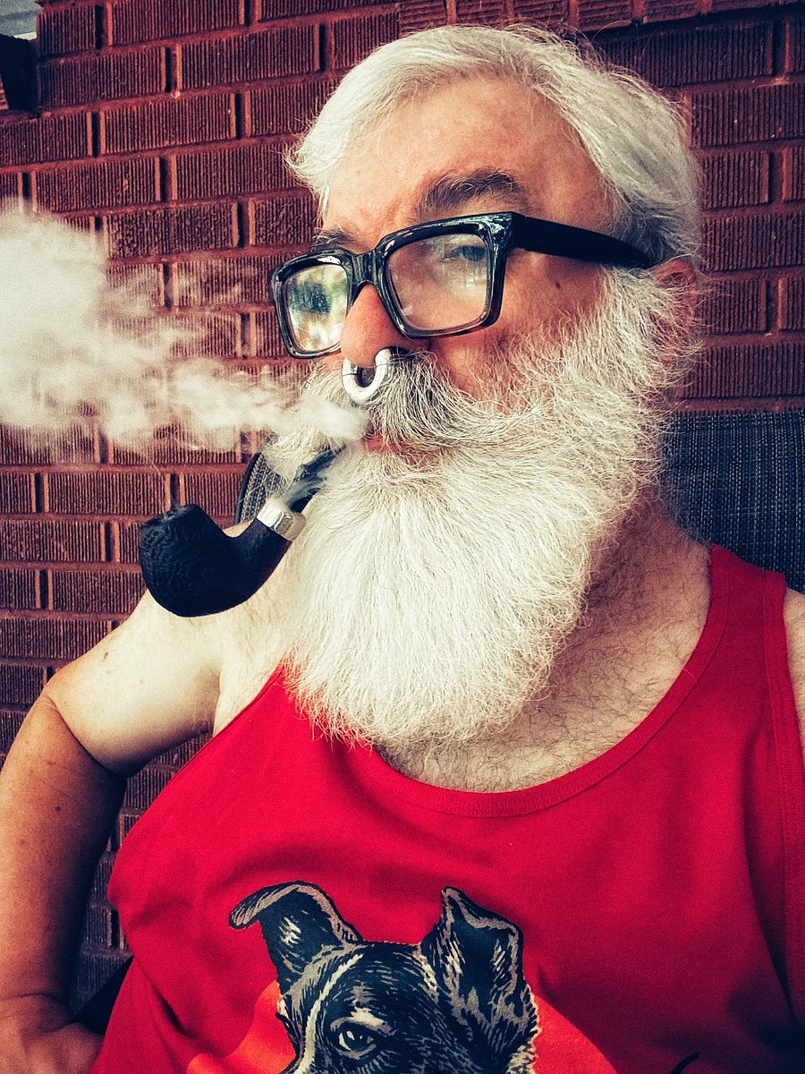 animbear's tweet image. I’m avoiding washing windows. I hate washing windows. Hugs!