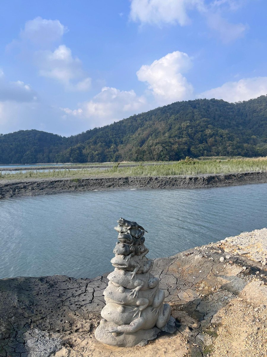 lost_elfb's tweet image. ぬかるんだ道を歩かないと、花の道を踏み出せません