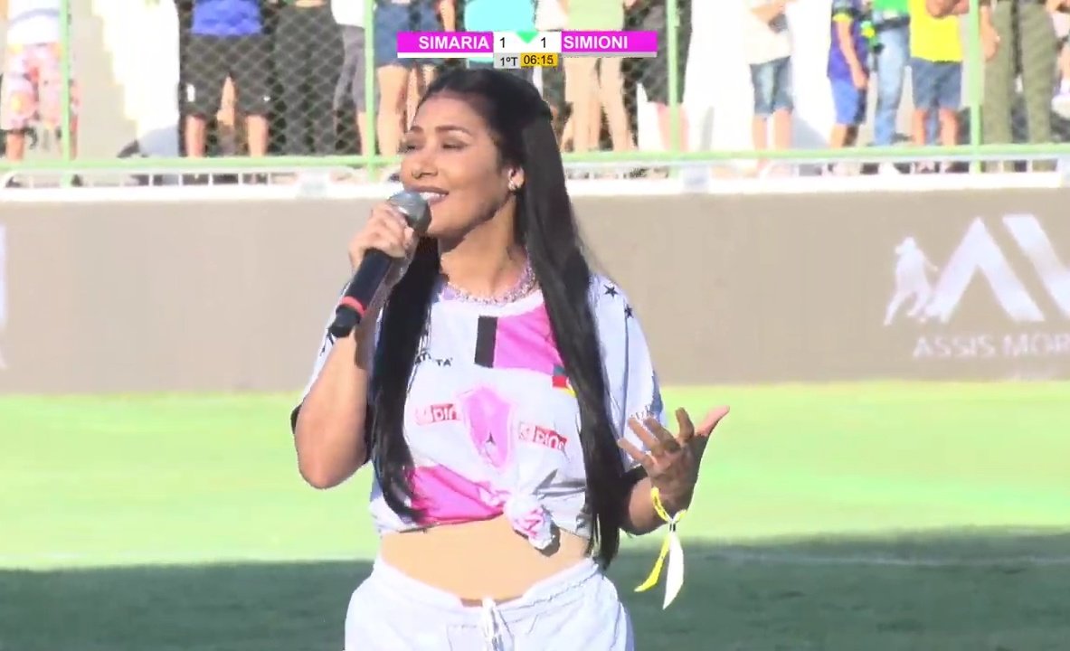 ObsFamosos's tweet image. #Simaria tenta fazer o público cantar e passa vergonha em jogo beneficente; veja o vídeo!
CONFIRA: is.gd/XSXLn8
#SimoneSimaria #SimoneMendes