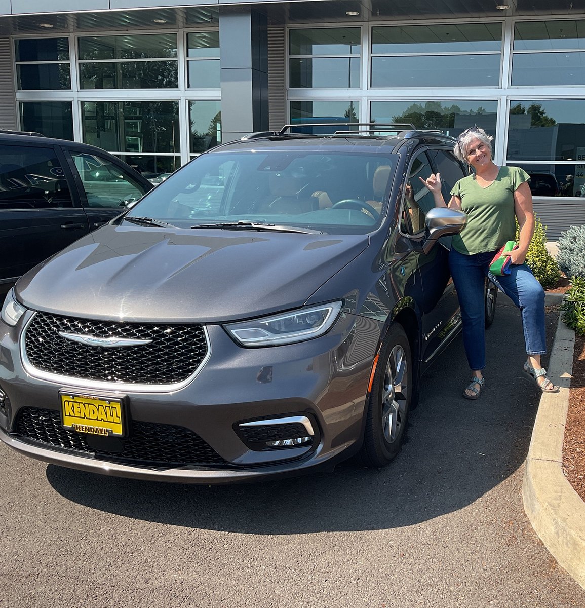 fordeugene1's tweet image. Erica Jacobson, congrats on the Chrysler Pacifica Hybrid! Thank you for choosing Christian Hartwell to help you.
Explore our top vehicles now! nuvi.me/86soam
#anotherpacificahybridsoldbychristianhartwell #kendallfordofeugene #chryslerlife