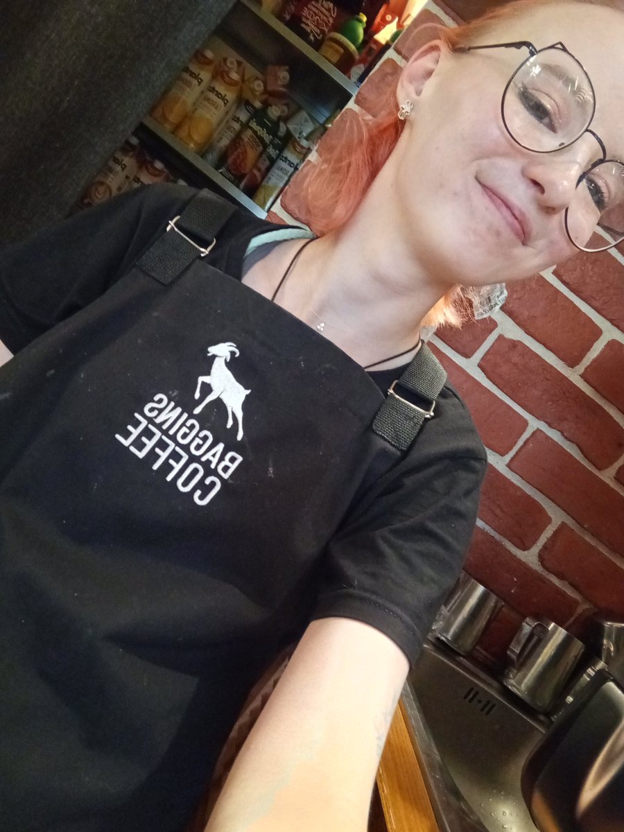 Shellia_np's tweet image. Мама вернулась 💖✨ правда теперь называют бабушкой 😅