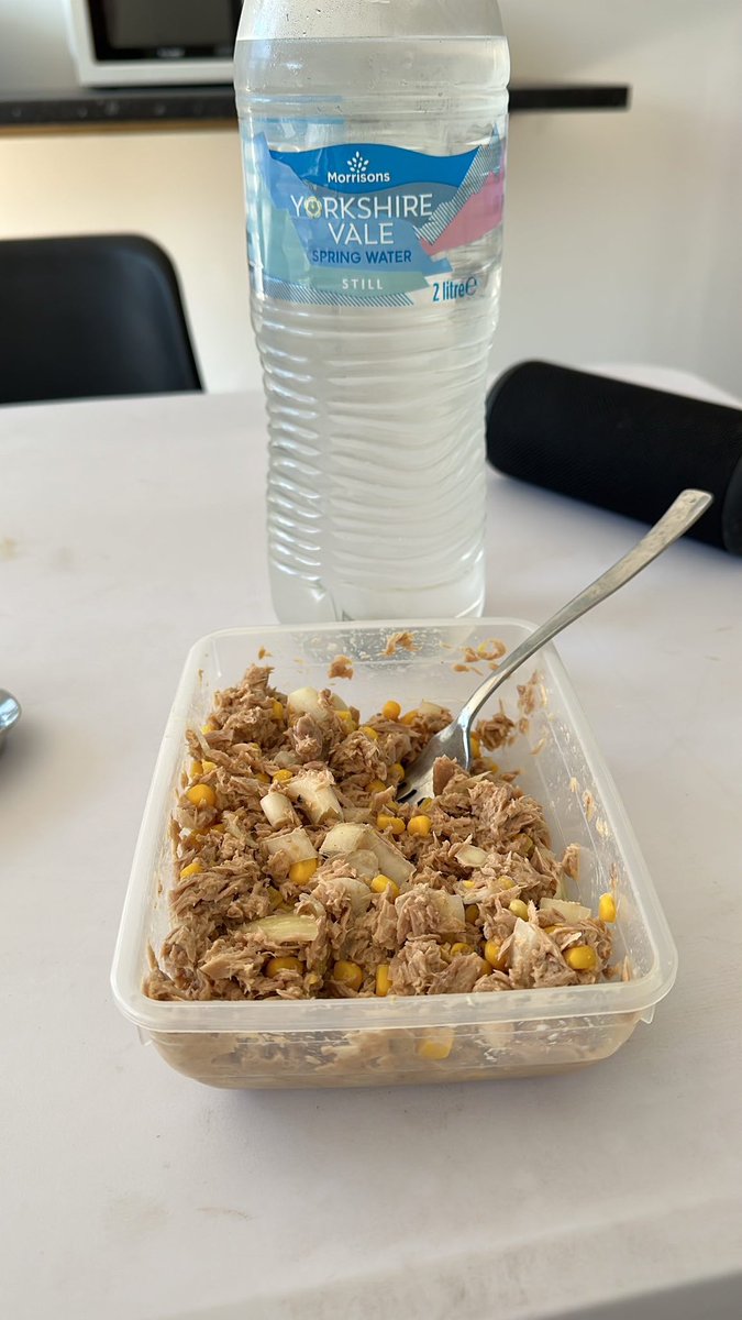 millerboy08's tweet photo. Yes I’ve got a cabbaged knee 
But like I said that wouldn’t stop me 
Just means less food 
Way less alcahol
More swimming 
More cycling 
More walking 
More reps less weight 
But on my 6th week now with a solid 2kg a week loss 12kg down 
#consistent #86kg #focused #healthyliving https://t.co/U1UW9VkxRz
