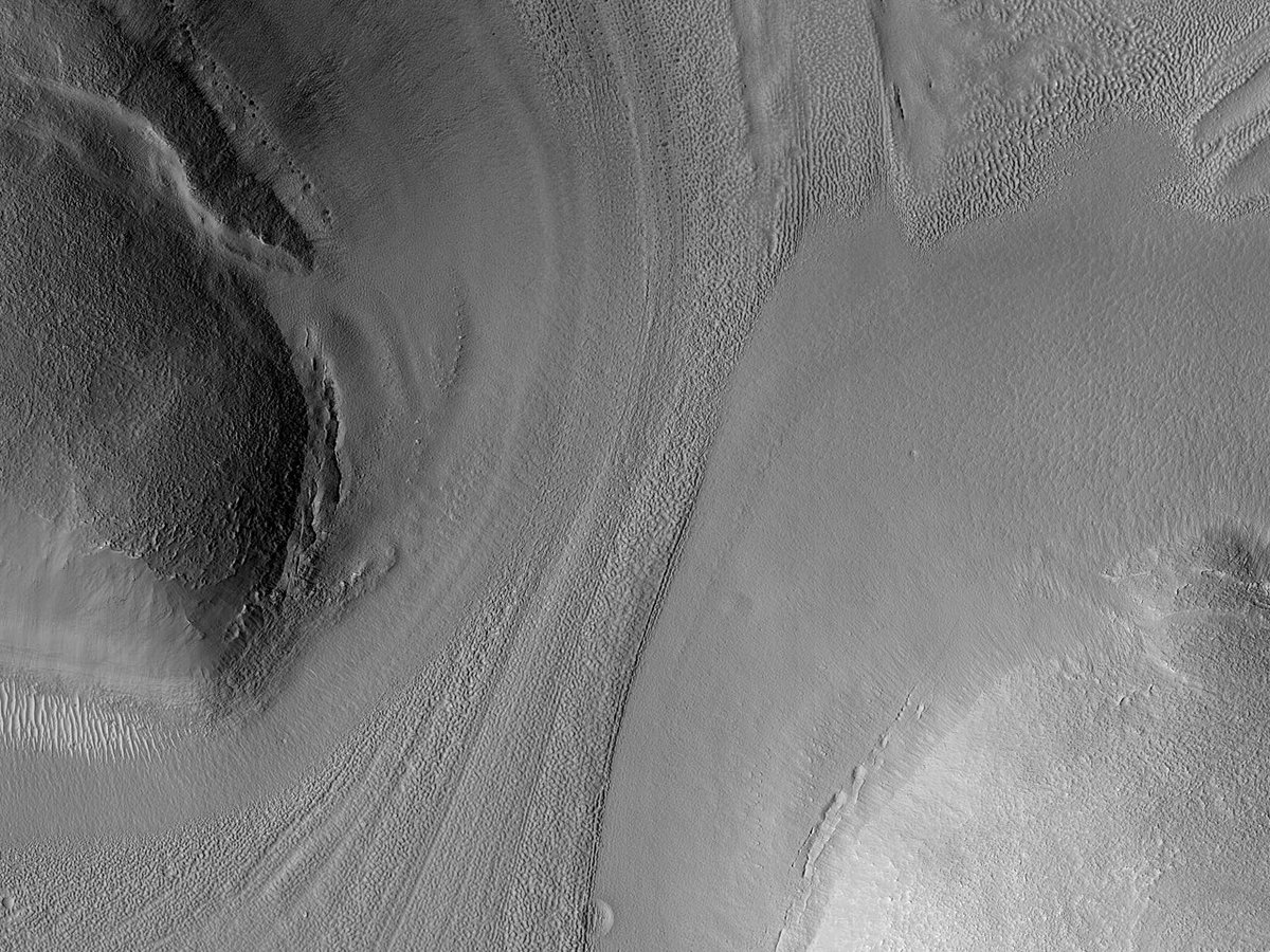 HiRISECatalan's tweet photo. Canals a Deuteronilus Mensae

número: ESP_051758_2175
data d’adquisició: 11 agost 2017
altitud: 295 km

https://t.co/uxKJW3CcLA
NASA/JPL-Caltech/UArizona
#Mart #NASA #Catalan #Català #ciència https://t.co/WUiFMHmsK6